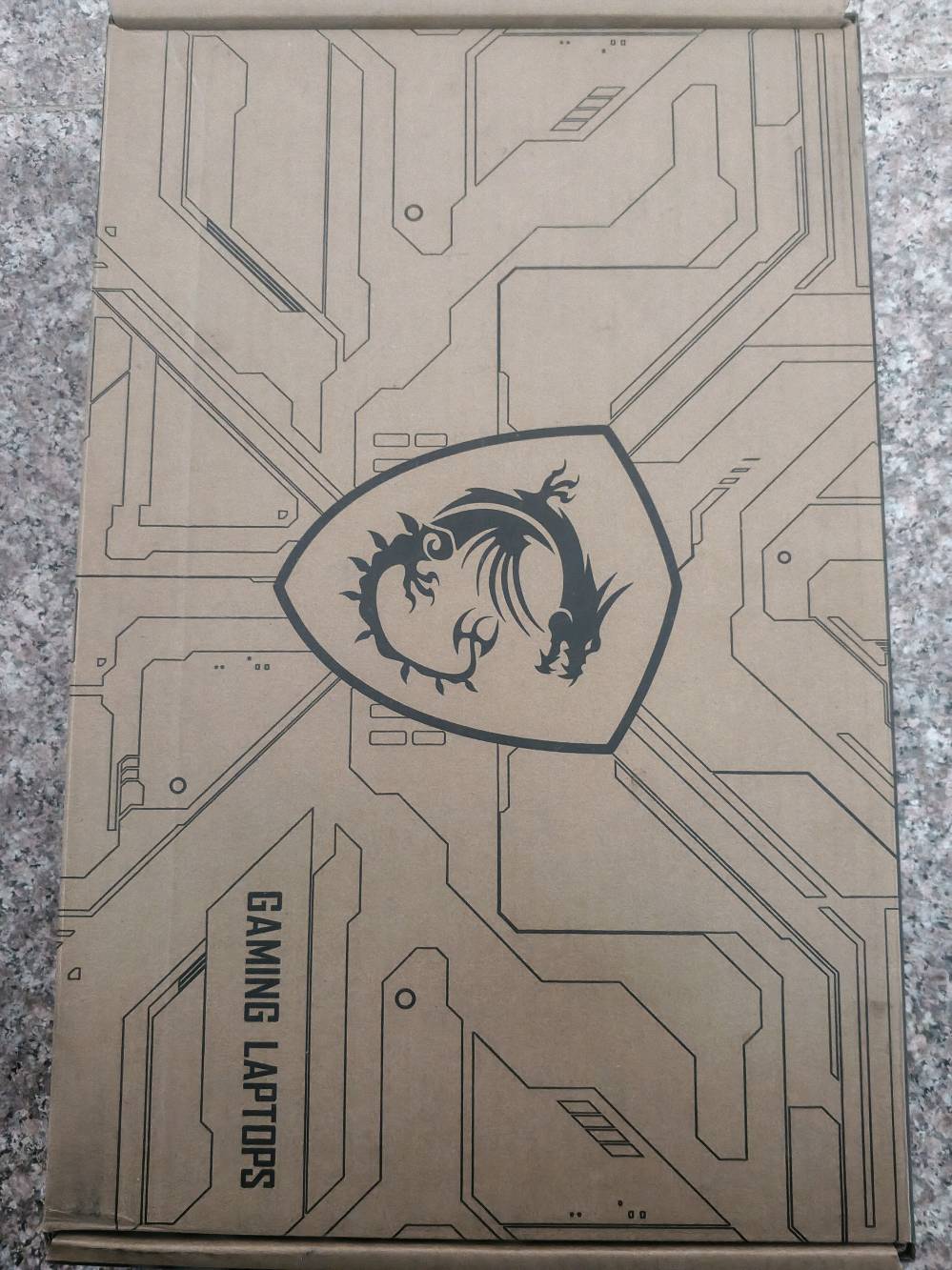 ‏ للبيع لابتوبك الـ MSI Katana 15 بناءً على المواصفات الظاهرة في الصور:
‏💻 لابتوب جيمنج  MSI Katana 15 للبيع 🔥
‏الموديل: MSI Katana 15 B12VGK
‏الحالة: نظيف جداً وبكامل ملحقاته مع الكارتون الأصلي.
‏🚀 المواصفات الخارقة (Specifications):
‏المعالج (CPU): Intel® Core™ i7-12650H (الجيل الثاني عشر، أداء جبار للألعاب والبرامج الهندسية والرندرة).
‏كارت الشاشة (GPU): NVIDIA® GeForce RTX™ 4070 الخارق بذاكرة 8GB GDDR6 (يشغل أقوى ألعاب الـ AAA وبرامج المونتاج بسلاسة تامة).
‏الذاكرة العشوائية (RAM): 16GB DDR5 بسرعة فائقة.
‏الهارد (Storage): 512GB NVMe SSD سريع جداً لإقلاع النظام والألعاب بلمح البصر.
‏الشاشة: بحجم 15.6 بوصة FHD، بدقة عالية ومعدل تحديث 144Hz (مثالية للألعاب السريعة والـ FPS) مضادة للانعكاس (Anti-Glare).
‏الكيبورد: كيبورد مخصص للألعاب بإضاءة RGB مميزة ومظهر خارق.
‏💵 السعر:
‏1,750,000 دينار عراقي (مليون و سبعمية و خمسين ألف دينار)
‏📍 الموقع: [بغداد الغزالية]
‏📞 للتواصل والاستفسار: [***********
