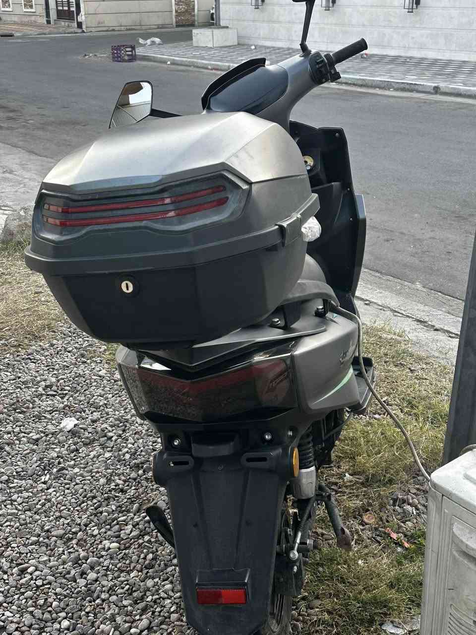 سلام عليكم 
دراجة شحن سكنس للبيع
مستخدمه 10 اشهر  صحة دراجه جيد
سعر البيع 800 الف
للاستفسار خاص او واتساب 
***********
