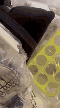 سلام عليكم كارتونه امزون ميكس بيها اكثر من 30قطعه خلاط كاميره هواي سوالف حلوه كارتونه شلعه ب30الف العنوان زعفرانيه ورقم وات ساب***********
