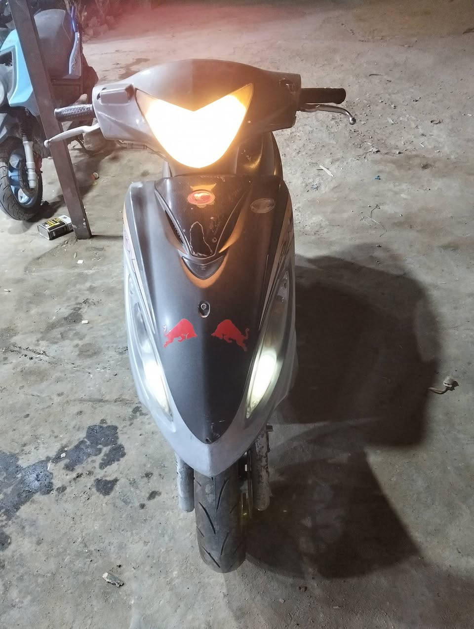 السلام عليكم جي فور للبيع شغاله كاله سلف ما عده دشلي الهندر مكسور بس تشتغل سلف 350 حي الزهراء قرب جامع الاخره ***********
