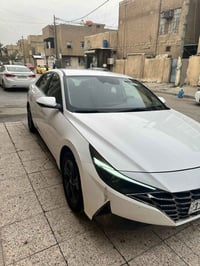 ١٦٠٠ تيربو هايبرد ضرها في امريكا خلفي بيها اصبع بالشاصي الخلفي فقط ولا...