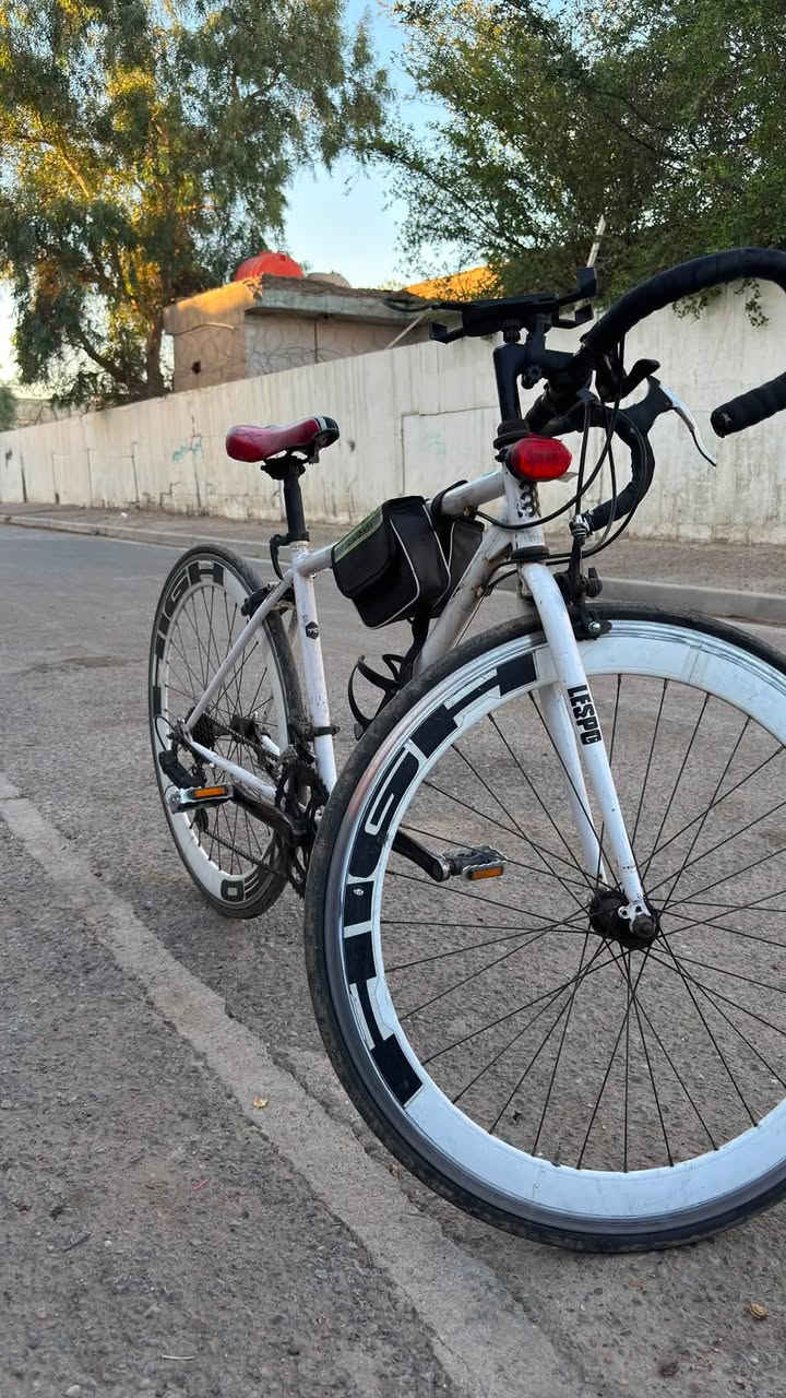 بايسكل c700
سستم شيمانو بالكامل
حجم ٢٨ 
ستيرن رود
ويل طبقتين المنيوم ضد الانعواج
حديد مخفف
عقرب السرعة ٧x٢
سعر ١٣٥ وبي مجال
مكان بغداد الدورة ابو دشير
للتواصل *********** واتس
