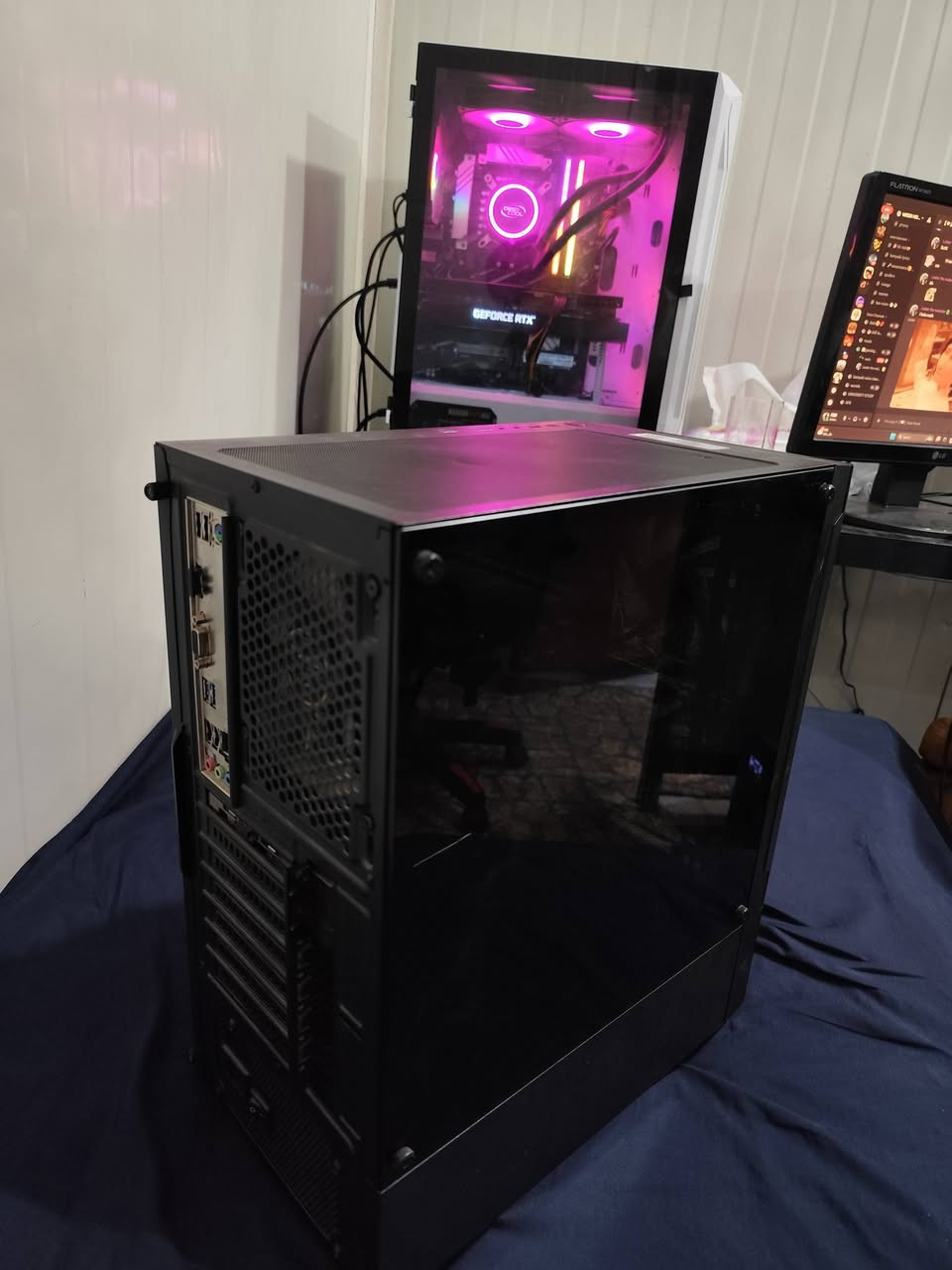 السلام عليكم
كيس للبيع مواصفاته
i5 12400
h610
rtx 4060
ram 16 3200
m.2 1t
650 w
كيس RBB
السعر 900 الف 
تواصل وياي عالخاص او عالواتس اب
***********
