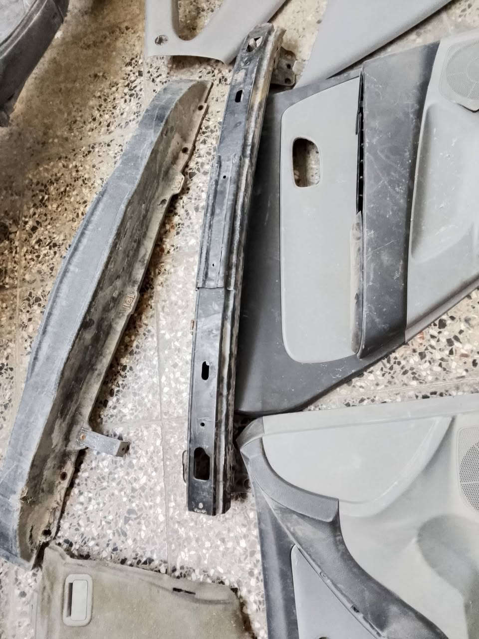 عندي هاي الاغراض مال النترا موديل 10 وارد امريكي للشراي يتصل وعندي كير ومكينه وظفيره للبيع ***********
