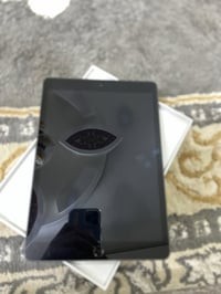 آيباد 8 • ١٢٨