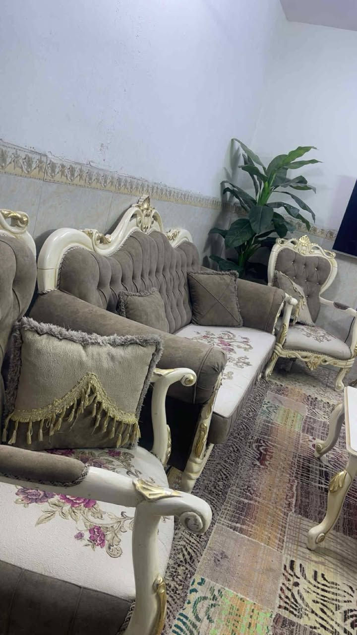 تركي زان عشره مقعد… بدون ضرر ولا اي ملعب بي كلش نظيف نفس الصور مع طبله  السعر  550… *********** واتساب
