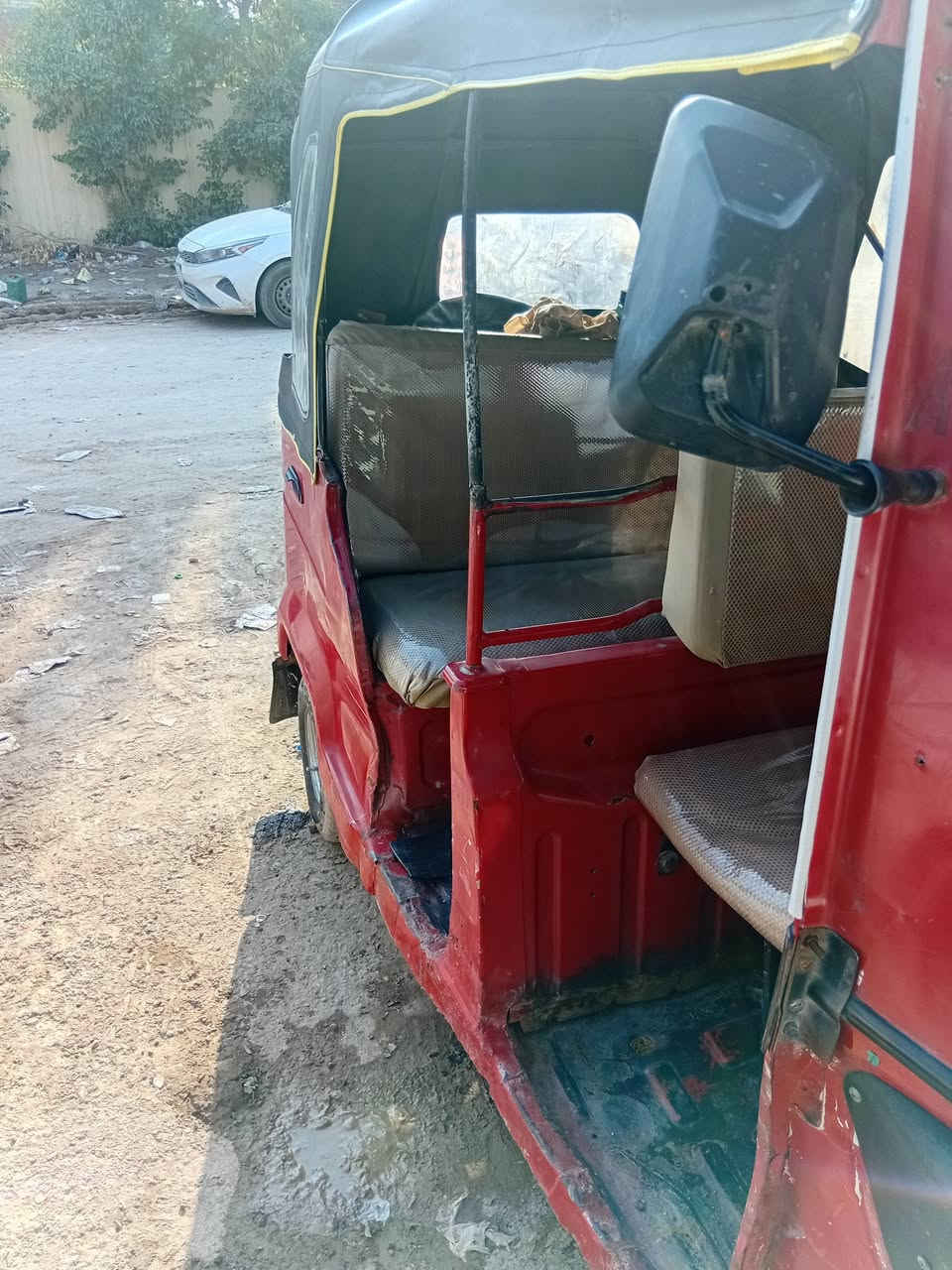 سلام عليكم تكتك 18للبيع السعر 3وبيهه مجال المحرك مال 22مامجفته تكتك نضيفه كبل الشارع ***********
