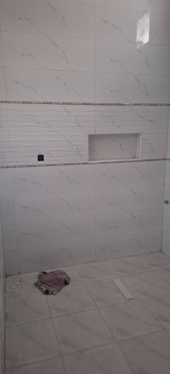 خلفه سیرامیک شغل درجه اوله متفرق حالیاً ***********
