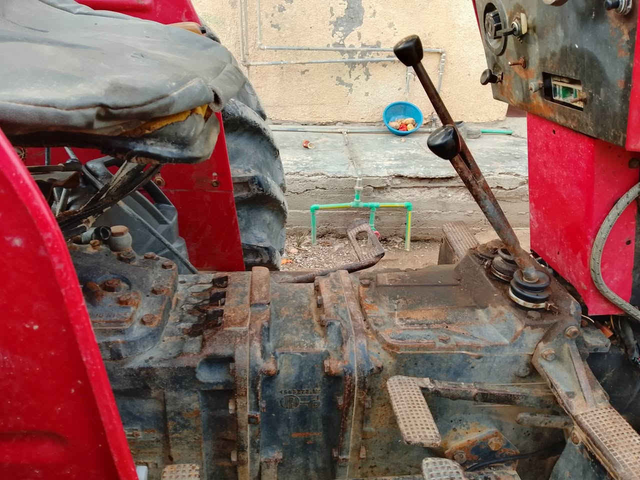 السلام عليكم مكينه خير من الله موديل 2010هيه اوغراضهه مثل ما متوفر بل صور للبيع مكان محافظه بغداد منطقه الشيخ حمد رقم الهاتف ***********..متوفر واتساب
