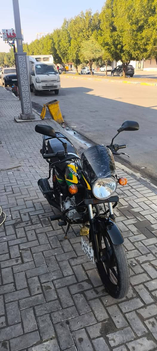 بوكسر للبيع 2022 نضافه فول مكفوله من فتح المكينه
المكان البصرة ابو الخصيب. 
سعر مليونين و 300
الرقم *********** فقط واتساب
