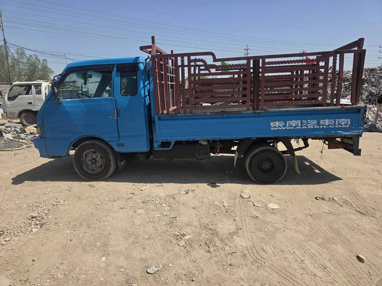 سيارة بينجو جاهزة للعمل كلشي ماعايزة رقم بغداد مشروع وطني مالكها موجود بالنجف موديل 95 سنويه 26 شهر السابع السعر 50 قفل العنوان الديوانية رقم ***********
