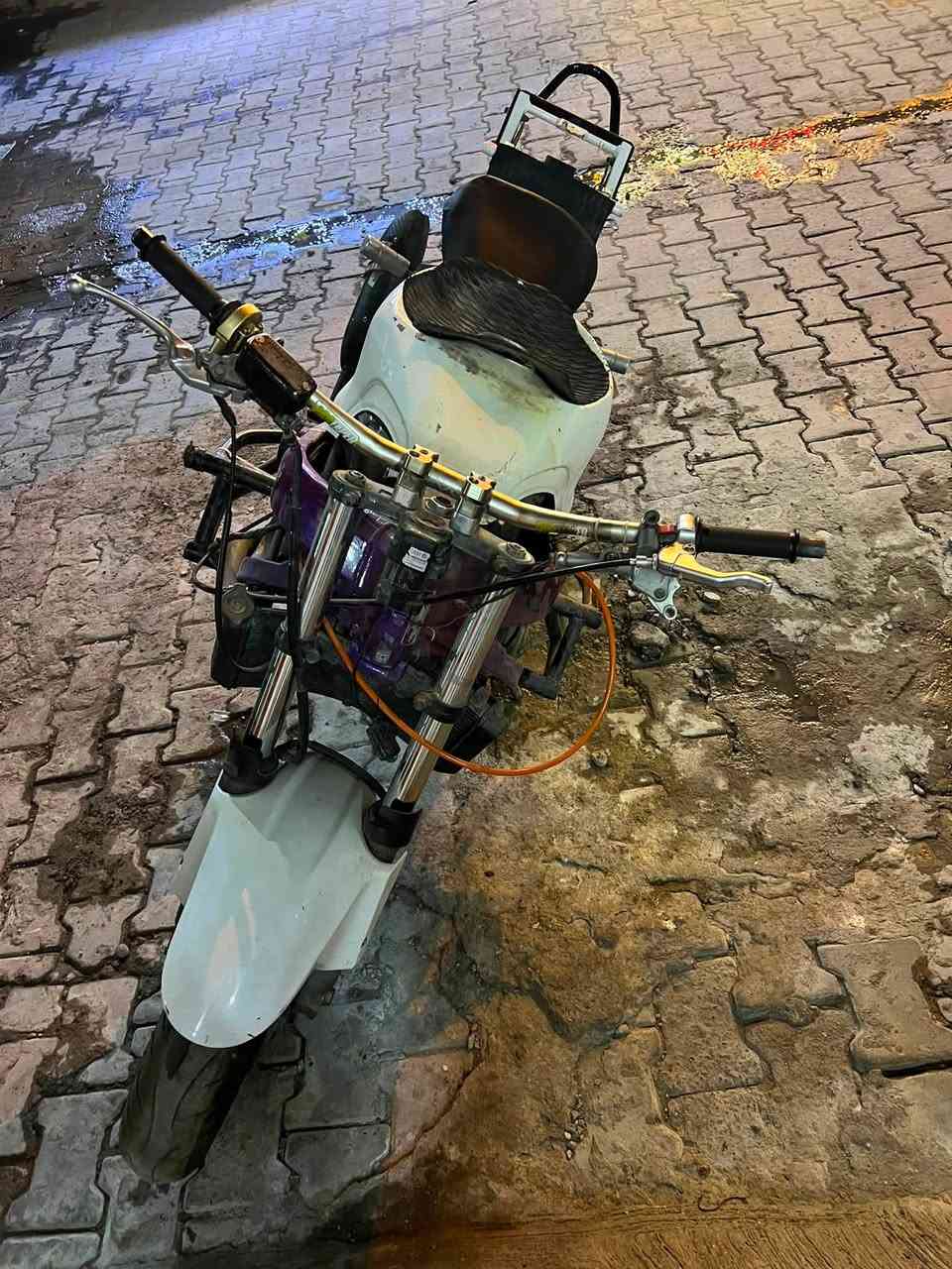 افوراي كوم حديد سويجه ضايع مكينته ما اعرف عنه شي أبيعه عله حطته سعره ٧٥٠ قفل مكاني بغداد الحريه الشراي يتصل ***********

