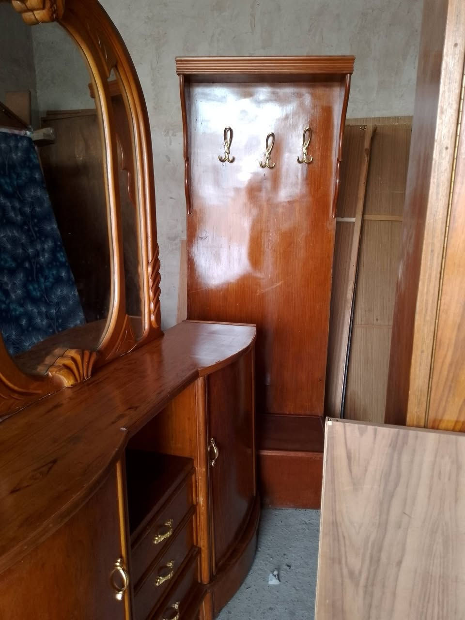 يا ألله غرفة اخشاب صاج ثكيله وديكور مختلف السعر 700 ويوجد توصيل داخل بغداد فقط


**إذا كنت صاحب هذا الإعلان وتريد حذفه لأي سبب، رجاءا أرسل رسالة إلى الدعم الفني**