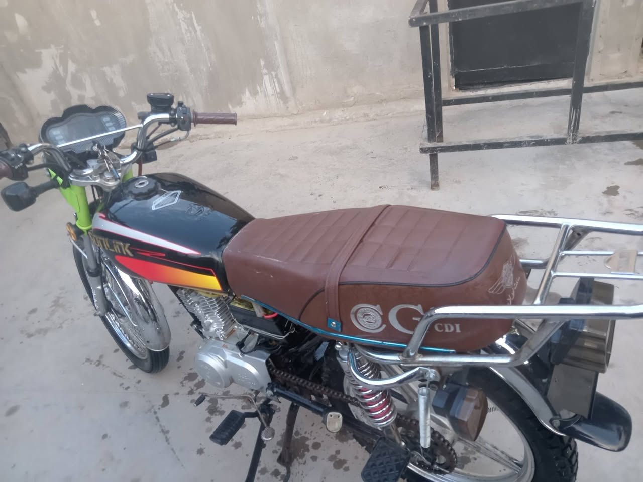 دراجه ايراني ٤ كير موديل ٢٠٢٤ مكفوله أوراق كامله بيه نواقص بسيطه السعر ٥٥٠ مكاني بغداد جسرديالى القديم رقم ***********
