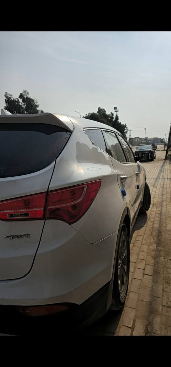 للبيع او مراوس بأحدث وانطي فرق
سنتافيا 2013 رقم بغداد بأسمي 
 ابيض اللون 5 راكب 
 وارد امريكي
الضرر موضح بالصور
ضارب ايرباك استيرن فقط 
واما الضرر غير الوارد
صبغ بعض الاجزاء
 لغرض ملاون 
 بسبب تگشير
وليس حادث
 بدون اضرار داخلية 
حجم المكينة 2400
تم تجفيته درجه اولى قبل 15 يوم 
استبدال الاجزاء الداخليه للمحرك 
كرنك وبساتم كامل جديد 
وليس تصليح القديم 
براد زيت جديد
مسالك تبريد الماء جديد
ماء زيتي ادامة كاملة
اويل بم زيت جديد المسعودي
وجميع الملحقات والتفرعات
اطارات امامي جديد
دبلات خلفي جديد
باتري جديد
لايت زنون 
الارضية مغلفة جلد
السنوية بأسمي
 نفاذيه لغاية نهاية 2026
السعر 126 مع المجال
العنوان الديوانية قضاء البدير
للتواصل واتساب ***********
