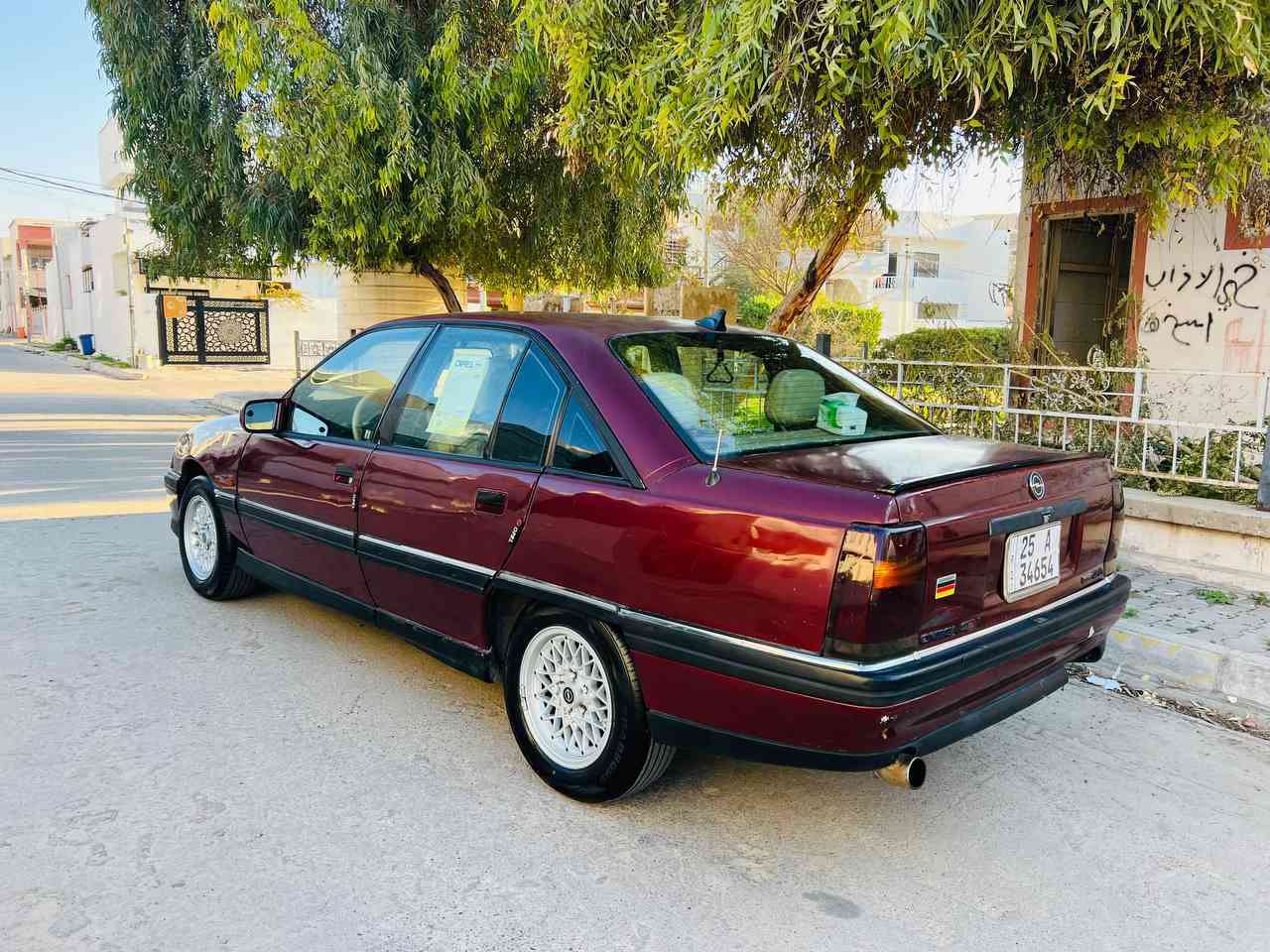 سلام عليكم اوميگا 1992 حجم 20 فول اوتوماتيك 
عدا سلايت  
اربعة جام كهرباء 
داخل بيجي مميز
منظومة تبريد جاهزه نقص كمبريسر فقط 
گير ومحرك شرط ترايك للبصره 
سياره حلوه وجاهزة وبالواقع احلى من الصوره  
رقم وسنوية مشروع وطني جديد لحد 2030 شرط التحويل بي كوبون بنزين جاهز 
سيارة حزام صبغ للجمالية بدون ضرر 
سعر 46 وبي مجال 
رقم : *********** بي واتساب
