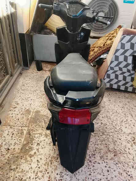 ماطور شحن للبيع ب350  ضد الماي  بي اضرار بسيطه بكشره مبينه بالصور بطاريات 6 فول كلها 11 الشحن فول يمشيك اقل شي50كيلو للتصال علا هذا الرقم ***********
