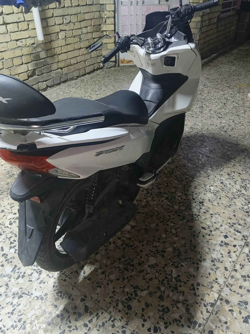 جيل 2 مكينة نضيفة وخرسة 
دراجة حلو عوزها لواحض بسيطة 
رايدها1400 بيها مجال لطيبين مكاني نهاية حي اور 
كفالة  سرقة ومكينة 
‏‪***********‬‏
