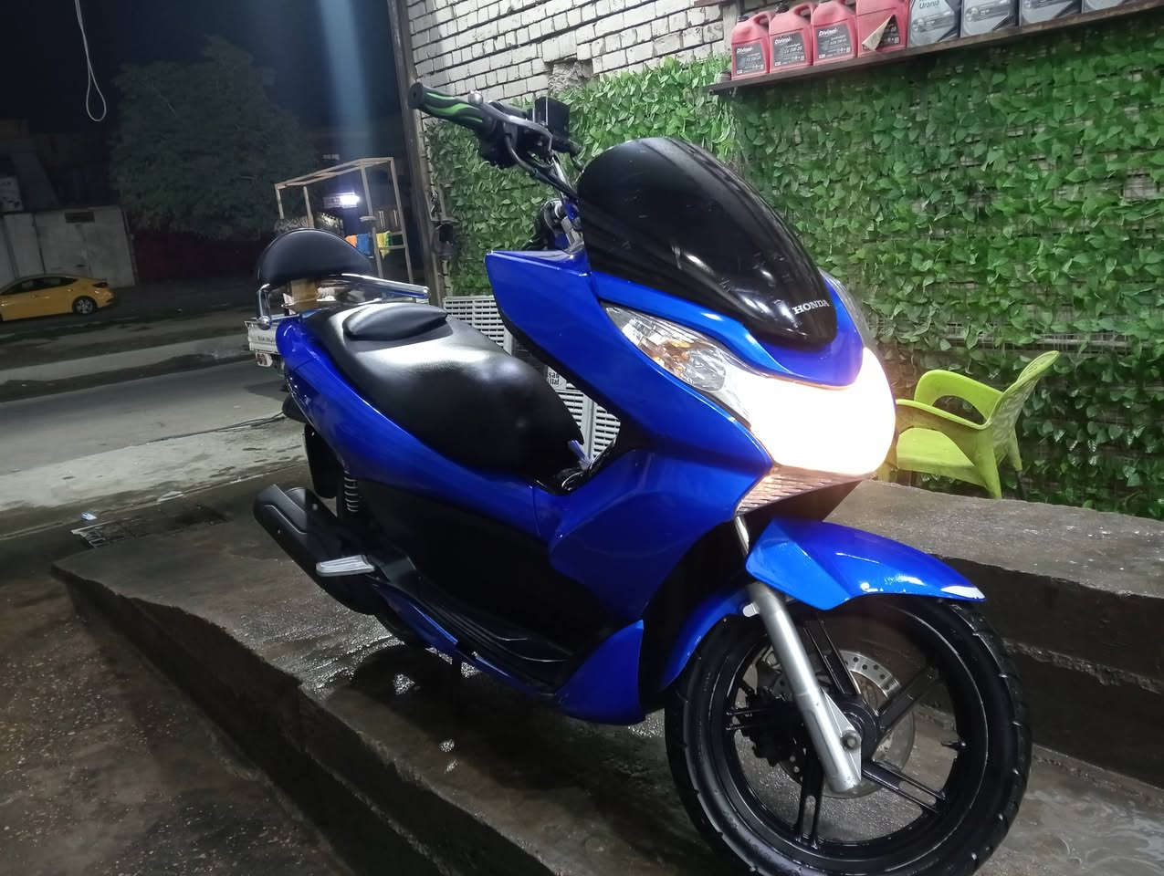 السلام عليكم شباب دراجه بي سي اكس للبيع نظيفه وحلوه اوراق كامله مكان بغداد موجود هذا رقمي كهربائيات كلها شغاله حساسات شغاله مكان سبع قصور هذا رقمي موجود كل وقت/ ***********/ السعر 1300 ويا مجال
