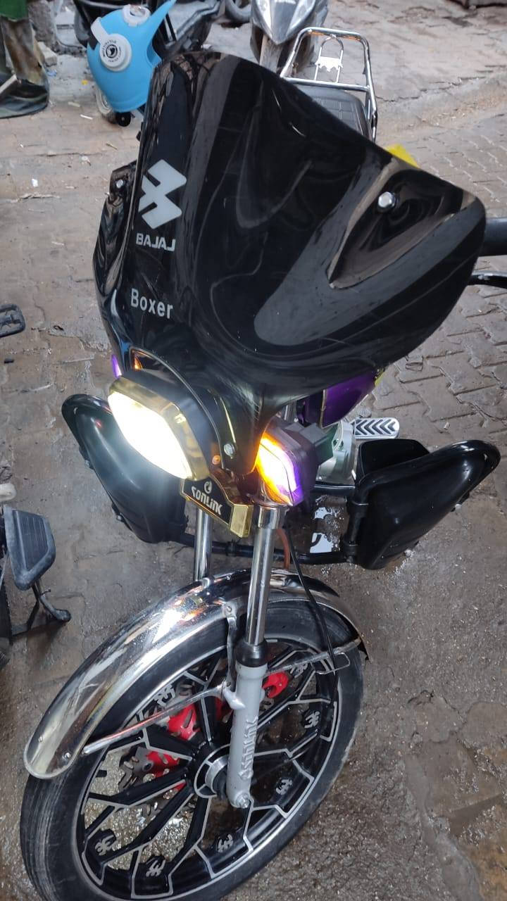 السلام عليكم ايراني سونيك2024
مثل ما موضح بالصور الدراجه  بلاديه وبيها دروعه وخير من الله سلف هندر وكهربائيات كلهن شغاله وأوراقها موجوده بيها ورقه كارتونيه بيها كل مواصفات الدراجه سعرها 850 وبيها مجال بسيط حك الجيه مكاني بغداد كاضميه وهذا رقمي 
(***********)
