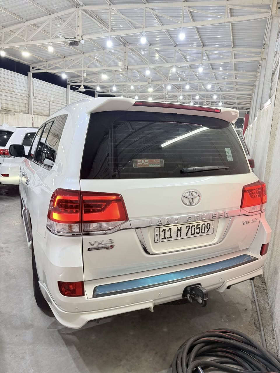 يهديكم معرض المميز لتجارة السيارات الحديثة آرق التحيات 🙏🌿. 

  ونخبركم عن توفر تيوتا لاندكروز موديل 2020 

مواصفات VX.Sفول 

  حجم المكينة 5.700 V8

  🔑مفتاح تشغيل بصمة 

  🔑بصمة أبواب دخول ذكي 

🔑تشغيل عن بعد 

  🌿فتحة سقف 

  🌿كشنات خزن ميموري 

🌿كشنات جلد 

🌿كراسي كهرباء 

🌿ثلاث قطع تبريد 

🌿استيرن كهرباء 

🌿مري قلاب 

🌿جكات 

🌿فور ويل 

🌿تبريد كشنات 

🖥️ثلاث شاشات 

📷خمس كامرات محيطية 

 السعر :590ورقة بيه مجال بسيط 

 موقعنا: بغداد الكريعات شارع الوقف السني معرض المميز 

***********ياسين
