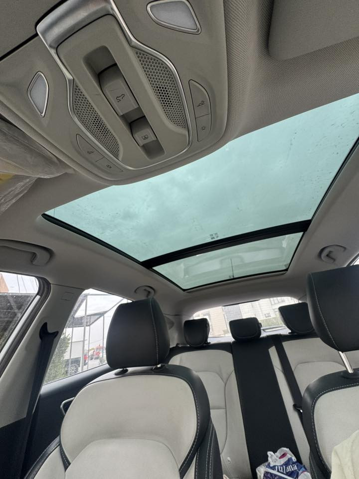 سيارة MG ZS 2024 فول مواصفات فئة LUX
مواصفات1/1
بصمه
هيتر كشنات
بانوراما
تحكم مري
تعديل كهربائي لمقعد السائق

شاشة معلومات تعمل باللمس (حوالي 10.1”) تدعم Apple CarPlay و Android Auto.  
 • دخول ذكي وتشغيل بالبصمة/زر (Keyless & Push Start).  
 • مقاعد جلد / مريحة.  
 • تحكم في الصوت من عجلة القيادة.  
 • مثبت سرعة (Cruise Control).  
 • فتحات تكييف خلفية.  
 • كاميرا خلفية + حساسات وقوف.  
 • نوافذ كهربائية.  

أكياس هوائية أمامية وجانبية (6 أكياس).  
 • فرامل ABS + نظام توزيع قوة الفرامل EBD. .  
 • نظام مراقبة ضغط الإطارات TPMS.  
 • كاميرا 360° 
 • مساند رأس أمامية وخلفية مع ISOFIX.  
 • مصابيح LED نهارية وخلفية.  

     .نظام ثبات السيارة (VSA)

ناقل الحركة: أوتوماتيكي (CVT).  
 • نظام الدفع: أمامي.  
 • سعة خزان الوقود: حوالـي 45 لتر

السعر 148$

الضرر بارد وتكحيل لمعلومات عنه:
التواصل على رقم واتس او خط ***********
***********
