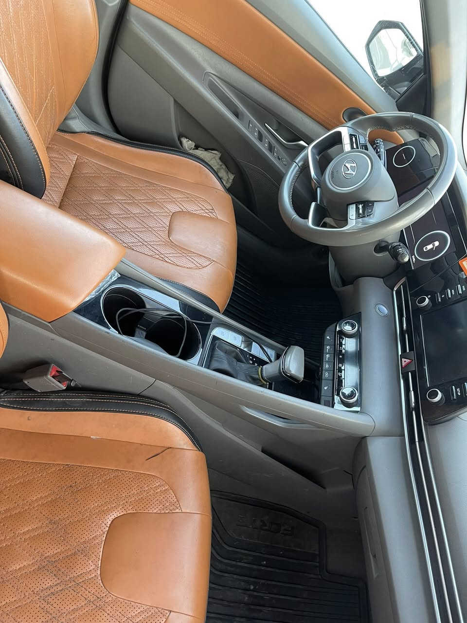 موديل ٢٢ حادثه مرفق بالصور معوقين السعر ١٤٥$ للاتصال ***********
