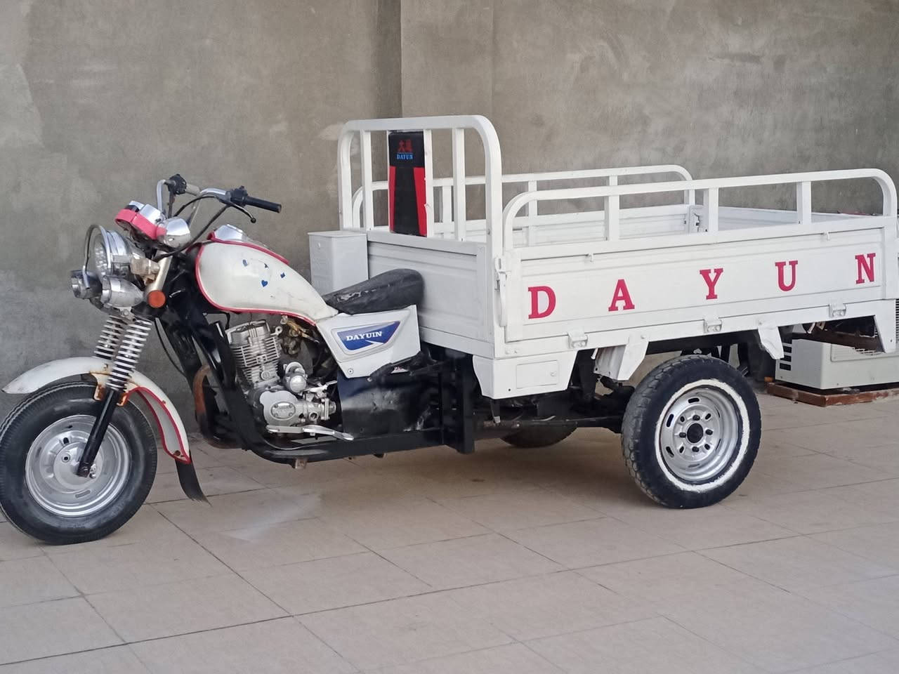 سلام عليكم ستوته للبيع موديل 2018 مكينه مفتوحه ولفات كهربائيات شغاله أوراق كامله  مكان سوق الشيوخ ***********
