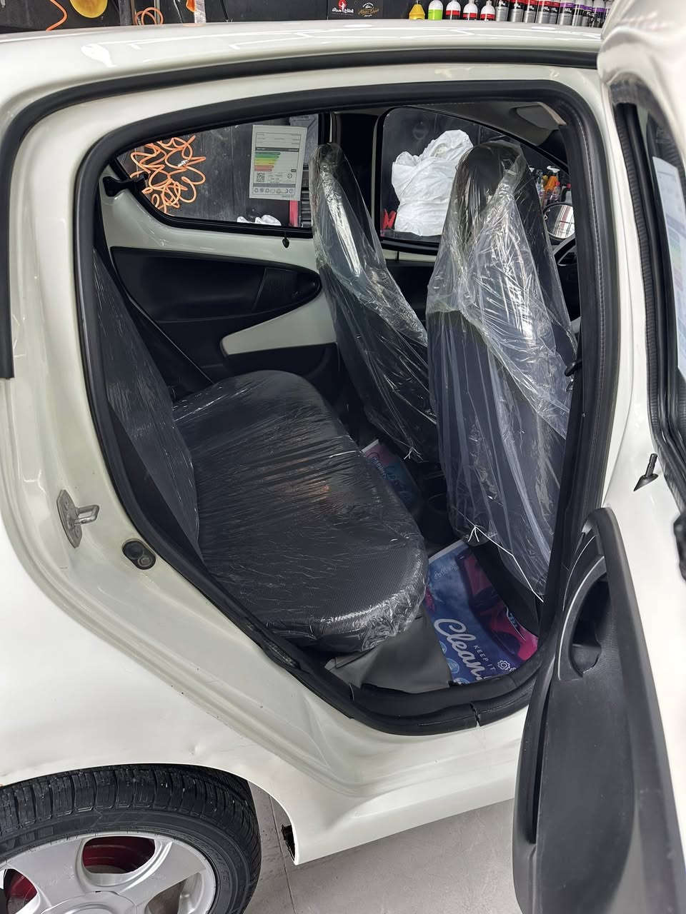 السلام عليكم سيارة بي واي دي موديل 2014 رقم بغداد تحويل ثاني يوم سياره جاهزه محرك كير تبريد تدفئه حداده كلها جديده بدي كفاله ماعدا بارد مكان بصره  المعقل للاستفسار الاتصال (***********) السعر 45 بيها مجال للشراي
