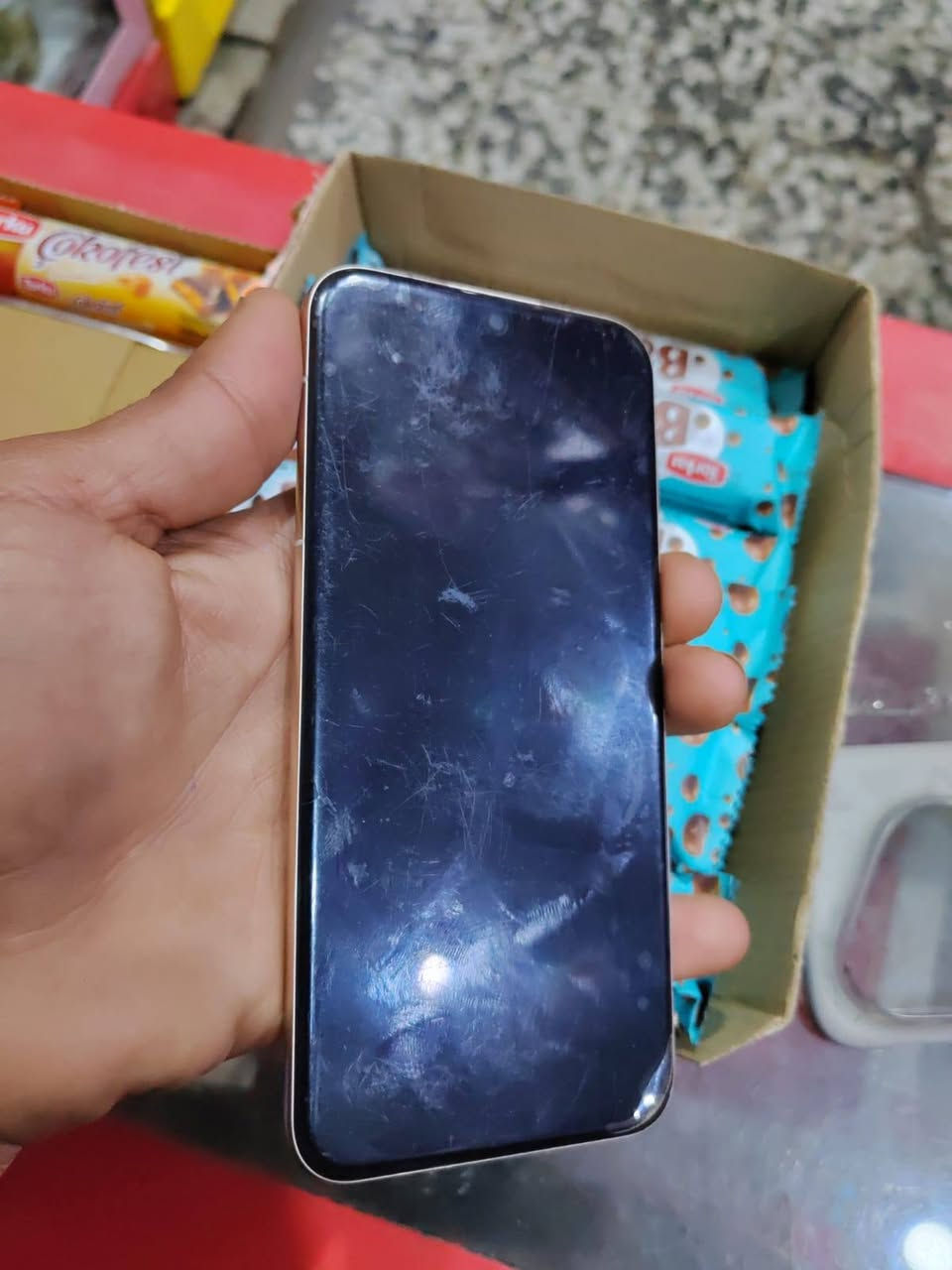 هواوي بورا 80 الترا مستعمل شهرين النضافة 100% رقم الهاتف ***********
