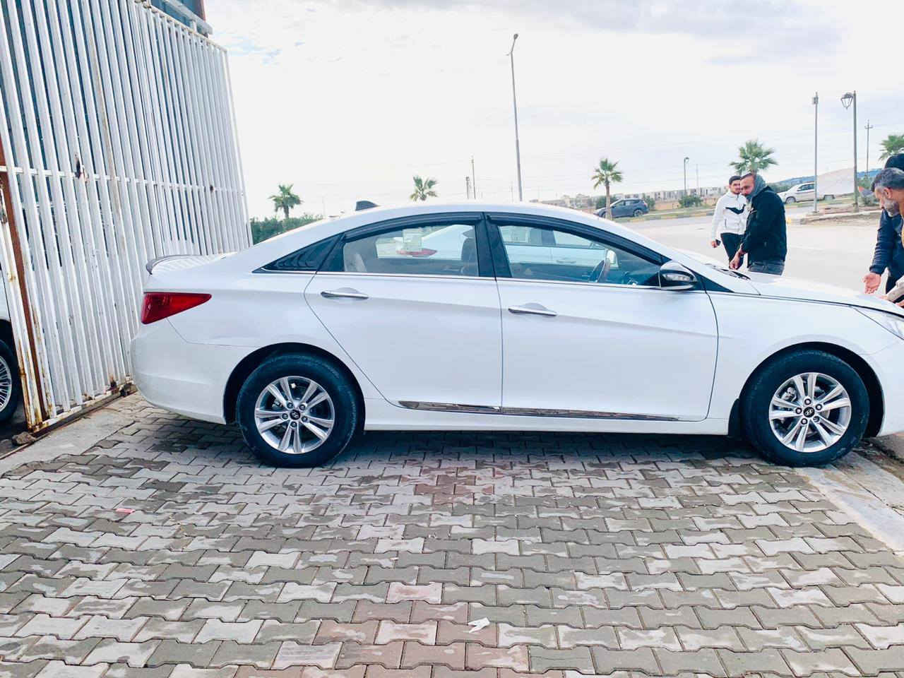 السيارة للبيع  
سوناتا 2011 
السيارة مكفولة كير ومحرك  
  خليجي 
المحرك 2400  
السيارة بيها كرت صبغ بنيد   وكرت صبغ بالچاملق 
السيارة مكفولة وتحويل مباشر 
للاستفسار 
السعر 125 
***********
***********
