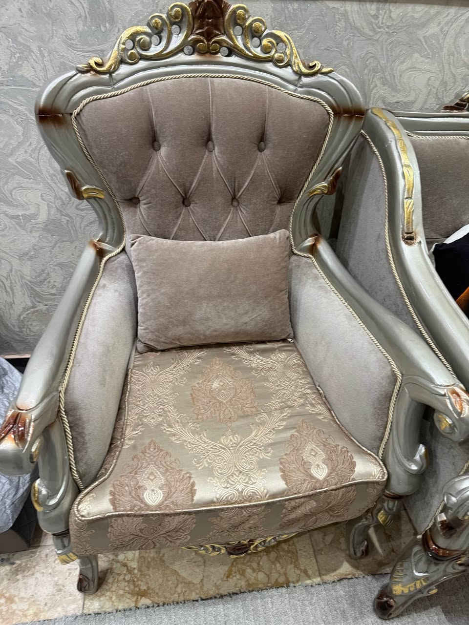 قنفات للبيع ١٠ مقاعد نظيف جدا مع الكاربد ايضا للبيع المكان البنوك السعر ١،٤٠٠,٠٠٠ بغداد, العراق


**إذا كنت صاحب هذا الإعلان وتريد حذفه لأي سبب، رجاءا أرسل رسالة إلى الدعم الفني**