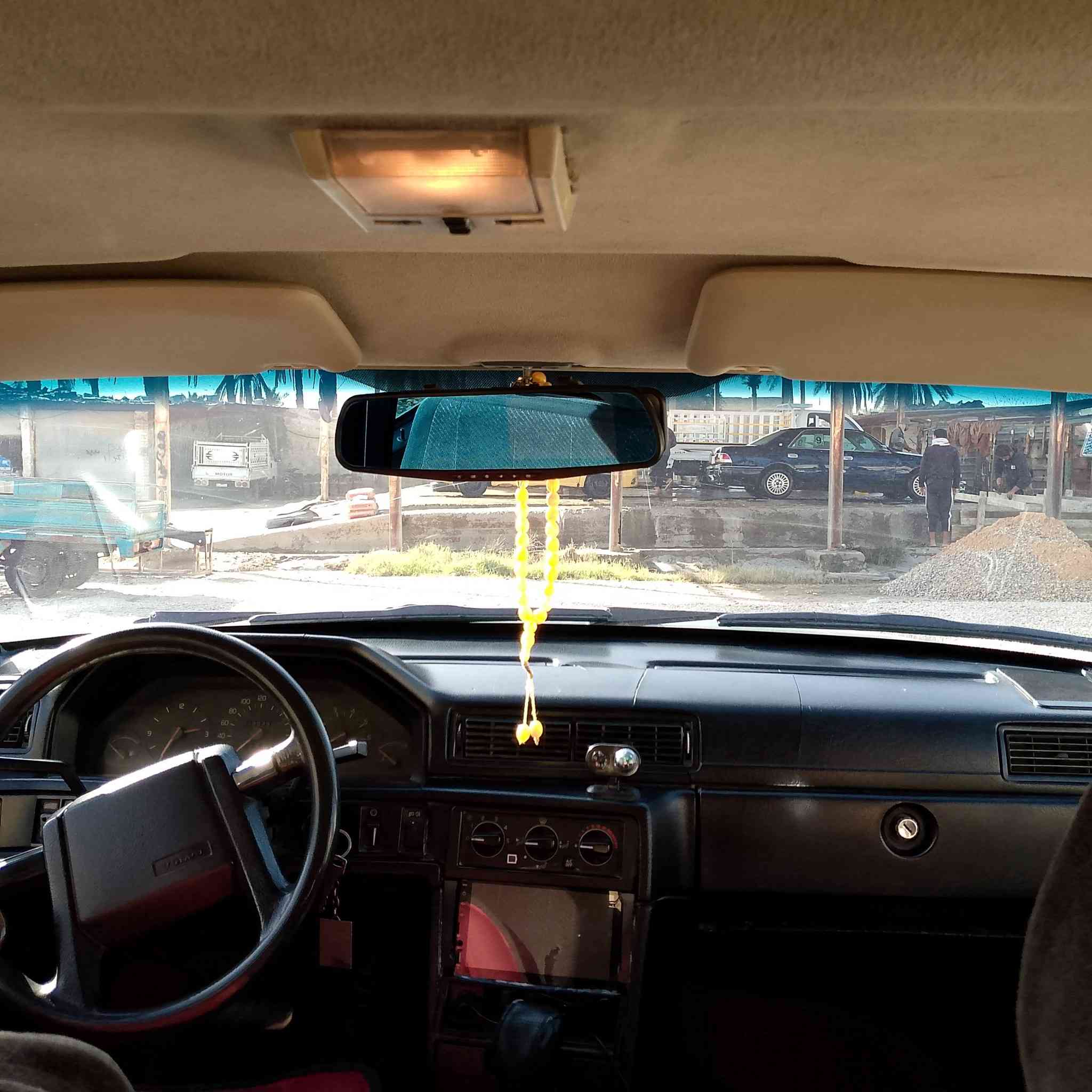 سلام عليكم للبيع فولفو ٩٤٠ مديل ٩٢ رقم بغداد بسمي سنويه ٢٨ مكينه وكير جدد لا ضربه ولا معجو ولا خياس مصبوغه للجماليه سستم سمعات شاشه تبريد شغال بس عوزه غاز  المشط كايم السعر ٦٧ مكاني دوانيه قضا غماس ***********
