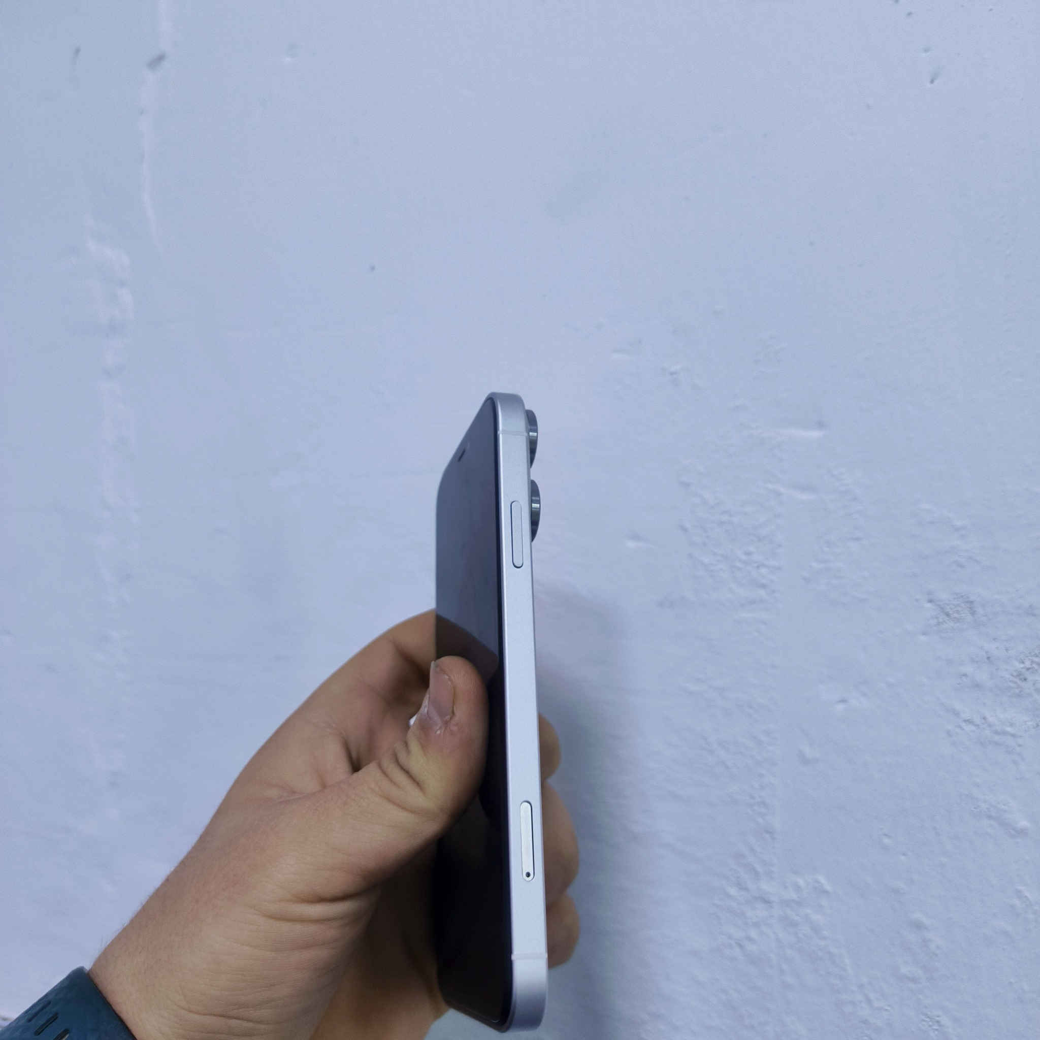 ️ السَّلَاْمُ‌ ‌عَلَیْکُم‌  .اکیس ئار محور.17.
بطاریە.100جدید
شاشە.مبدل اصلي
شریحە:2
256:کیکا
سعرە:250بي مجال 
مکان کرکوك:حریە
رقم ***********
