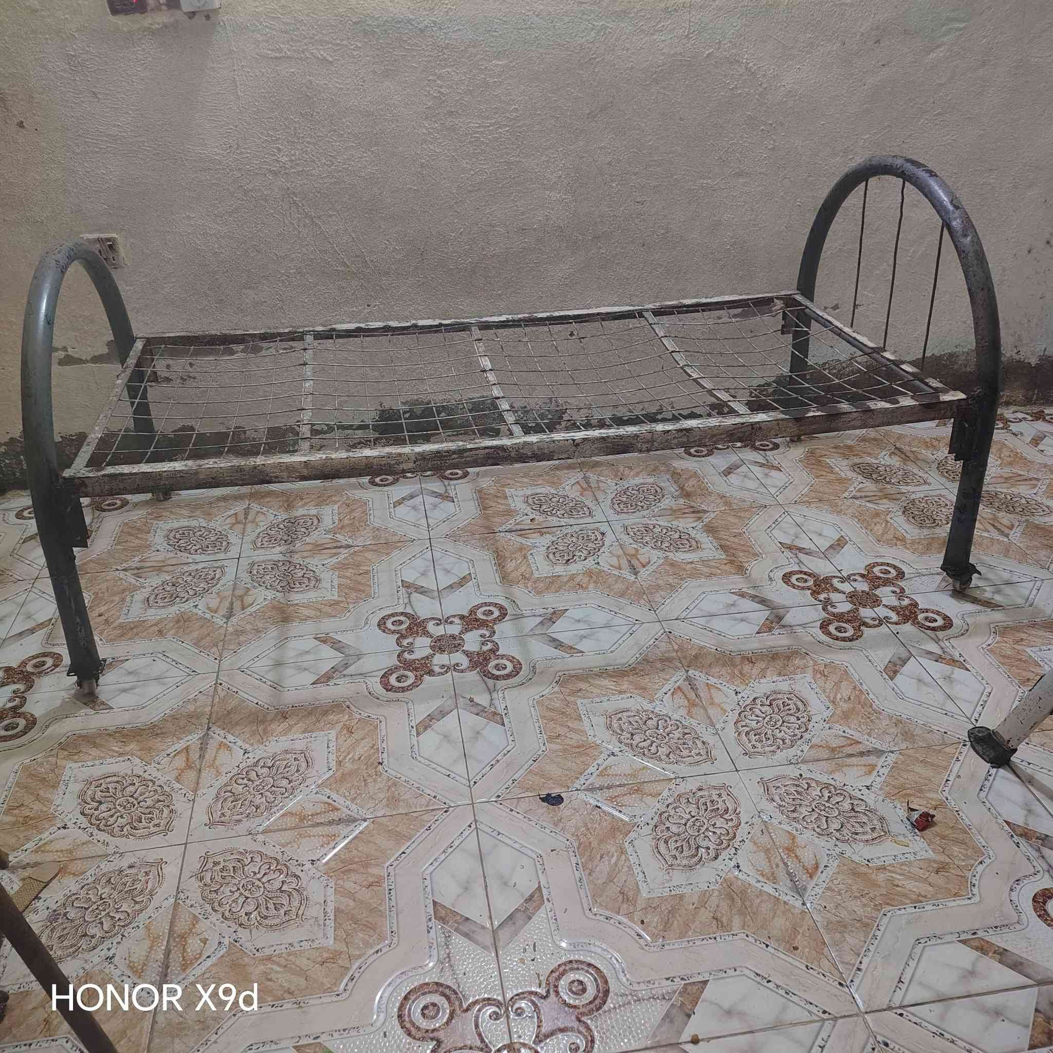 چرابي عدد٢ أمهات النفر سعر الوحده ٢٥ بيهن مجال قليل المكان كوت حي الحكيم الرقم ***********
