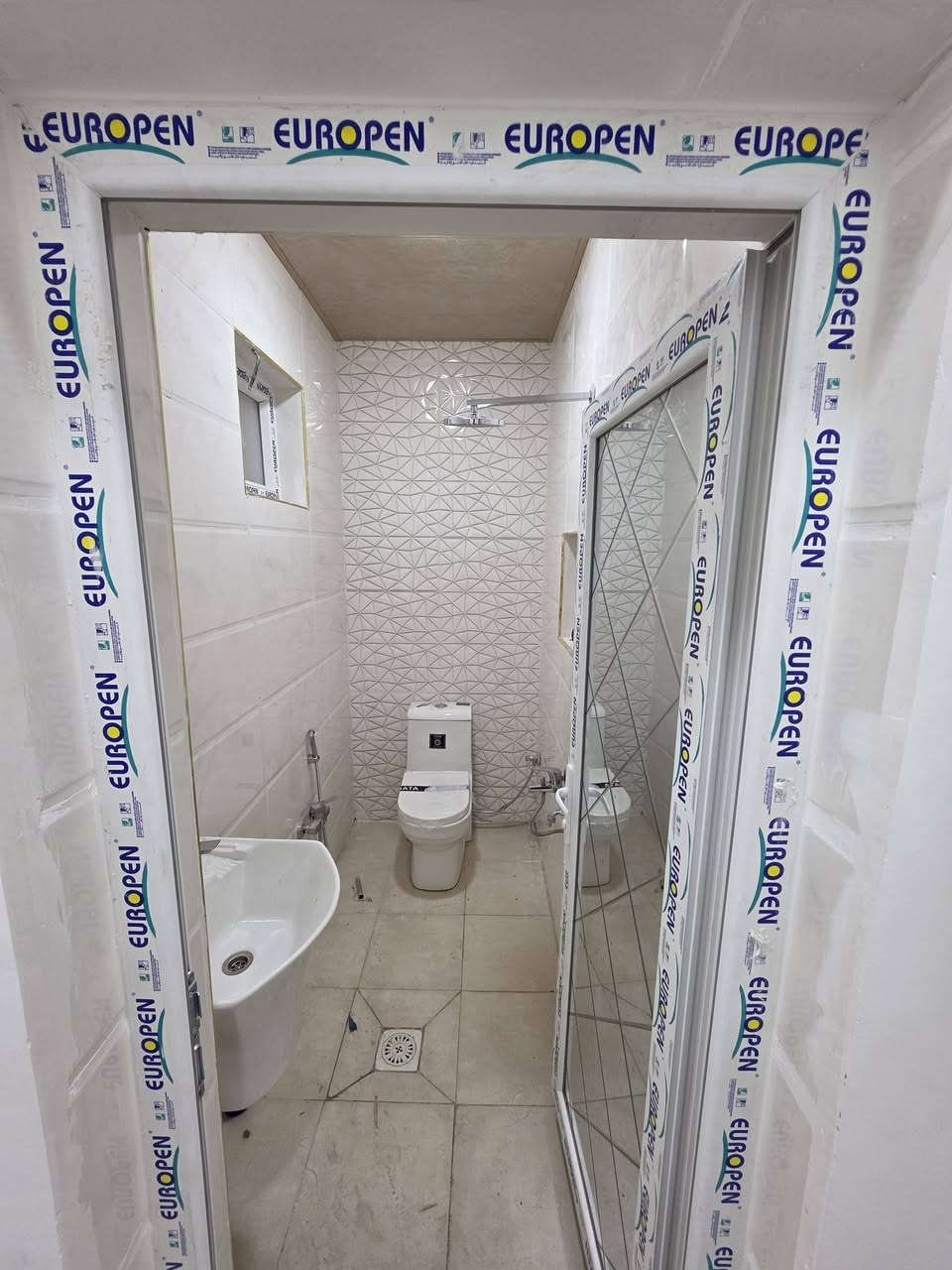 السلام عليكم ورحمه الله وبركاتهُ
#يعلن_مكتب_تبوك_للعقار 

دار للبيع مساحة 50م واجهة 4م نزال 12.5م 

الموقع : حي الجهاد _ ديوان المخابرات_ خلف شارع 60 

يحتوي على طابقين ونصف 

الطابق الاول : استقبال + مطبخ + صحيات + منور 
الطابق الثاني : 2 غرف نوم + صحيات 
الطابق الثالث : غرفه نوم + بيتونه + سطح امامي

بناء حديث 2025 غير مسكون 🔑

للأستفسار : *********** وسـام ☎️
