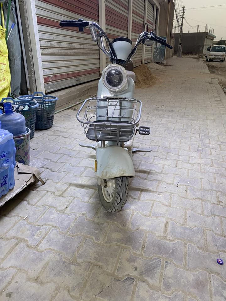 للبيع جديده صارلها شهر من طالعه 400 الف كلشي شغال بيها سبب البيع اشتريت وحده اكبر
***********
