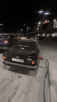 BMwمسكر عدل كير عادي  مكان السياره النجف  للبيع او المراوس حسب القناعه سياره نضيفه وجاهزه تبريد ثلج كهربائيات شغاله قماره وتكم  كنتاره السعر 48 بيه مجال بسيط رقمه بغداد باسمي للتواصل اتصال ***********
