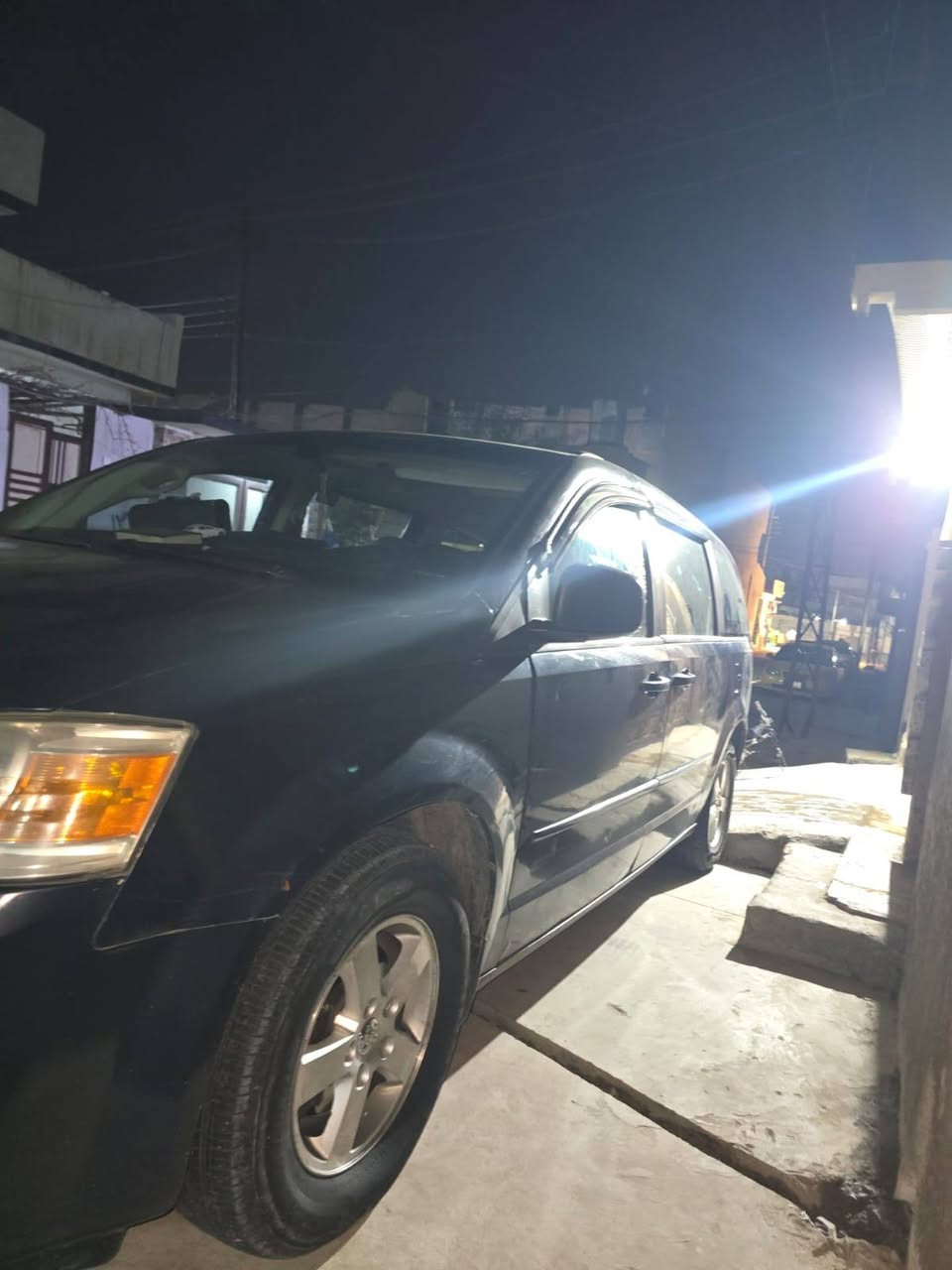 لسلام عليكم دوج كرفان للبيع 2008ضرر جملق وره معجون قليل رقم نينوى المكان موصل السياره اب اسمي
مستعجل عل بيع هاذ رقمي ممتواجد علا فيس ***********
