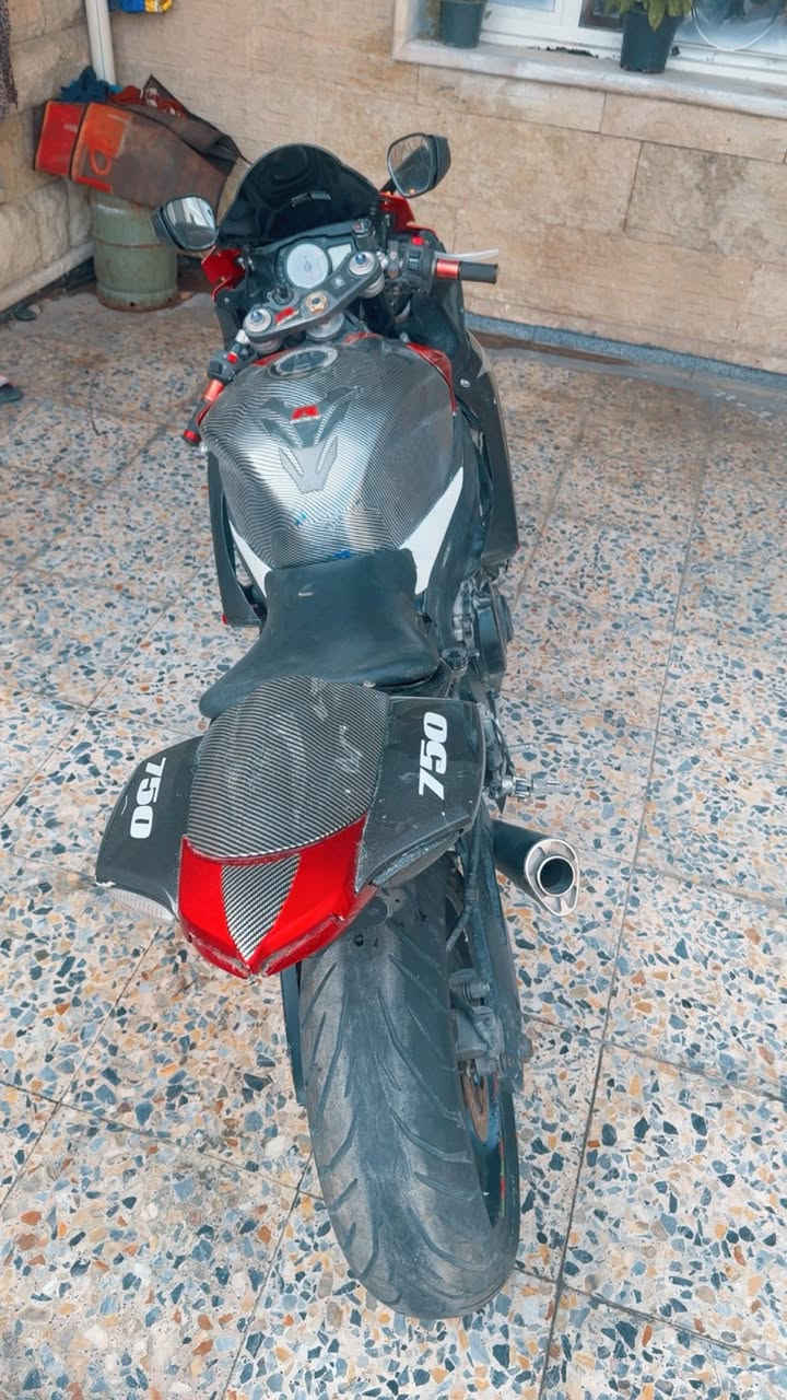 السلام عليكم شباب جكسر 750 مودات كامله الدراجه ومكينه مجفته اول مره تنفتح بس يرادله شغل وضفيره وهاي سوالف ليتعب عليه تكمل....
اني اريد ابيعه ع هاي الحطه 15 ورقه وبيه مجال وعقله مبرمج كامل مكاني بغداد العامريه تواصل *********** واتساب او عادي
