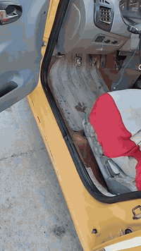 السلام عليكم طيبه 15سياره مكينه كي ريو التبريد جديد منضومه كمله بور جديد مشط جديد دينمو جديد عينه وصينيه جديد تخم تاير جديد خط ابيض عوزه فقط صدر دبلات وره جديدات سياره بيه جملع امامي مبدل جان بي طعجات وبدلته مامليوح منه شي من جوه خياسات شوفت عينك بطنه جديده مدوشمه ؤاضيه شاشه شدله وبيه معجون بلنيد قليل سعره 37وبيه مجال رقم واسط نكليزي بسمي تنتهي 27 تأخذ مصفره مروس  بيجوكون 2015 مامتواجد على رقم ***********
