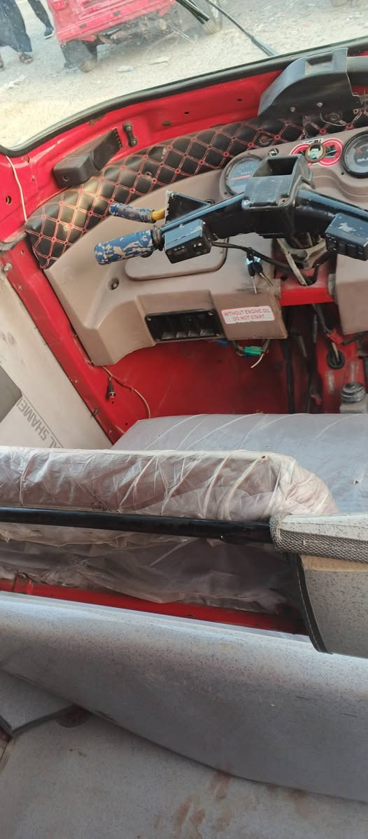 سلام عليكم تكتك 18 شهر 11 تكتك جاهز من كلشي كبل الشارع رقم وسنويه تحويل 2 يوم السعر 4900 وبيه مجال حك جيه المكان حي طارق الوصط وهاذه رقمي ***********
