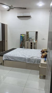 🏡 *دار للبيع - حي القضاة خلف مول حمورابي*  *التفاصيل العامة:* - *المسا...