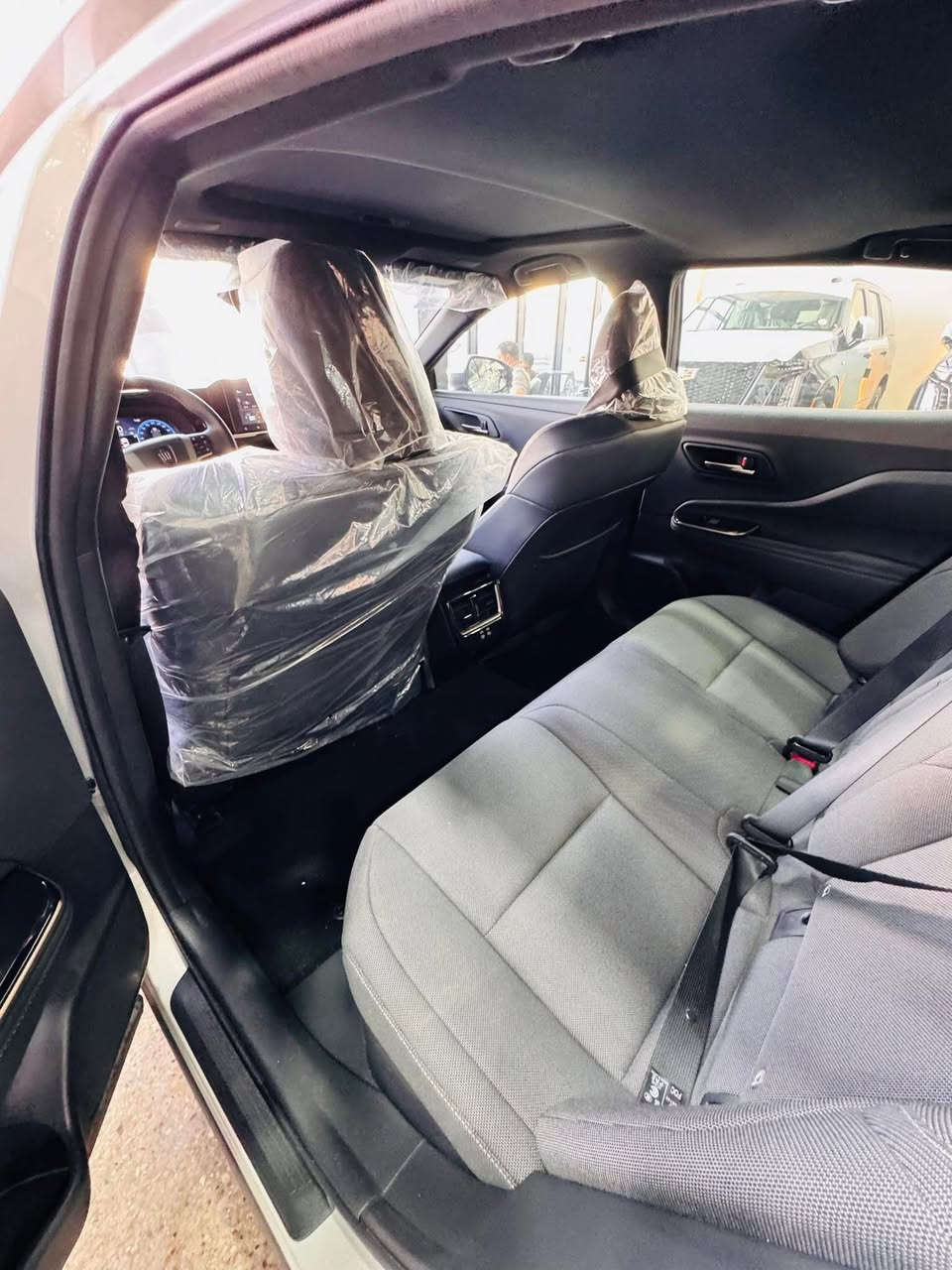 السلام عليكم كراون خليجي موديل٢٤ماشيه٨الف كيلومكفوله بيع اومراوس***********
