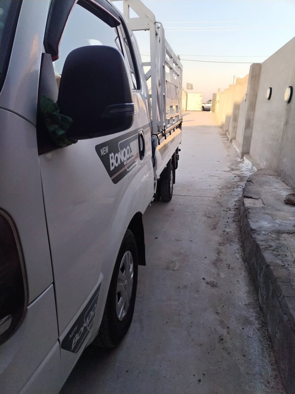 سلام عليكم من رخصت مدير الكروب سياره كيه حمل موديل 2023 رقم بابل تحويل ثاني يوم ماشيه ٧٤ الف حقيقي جديده معنه الكلام تبريد تاير جديد مكفوله كفاله عامه العنوان بابل جبله /***********
