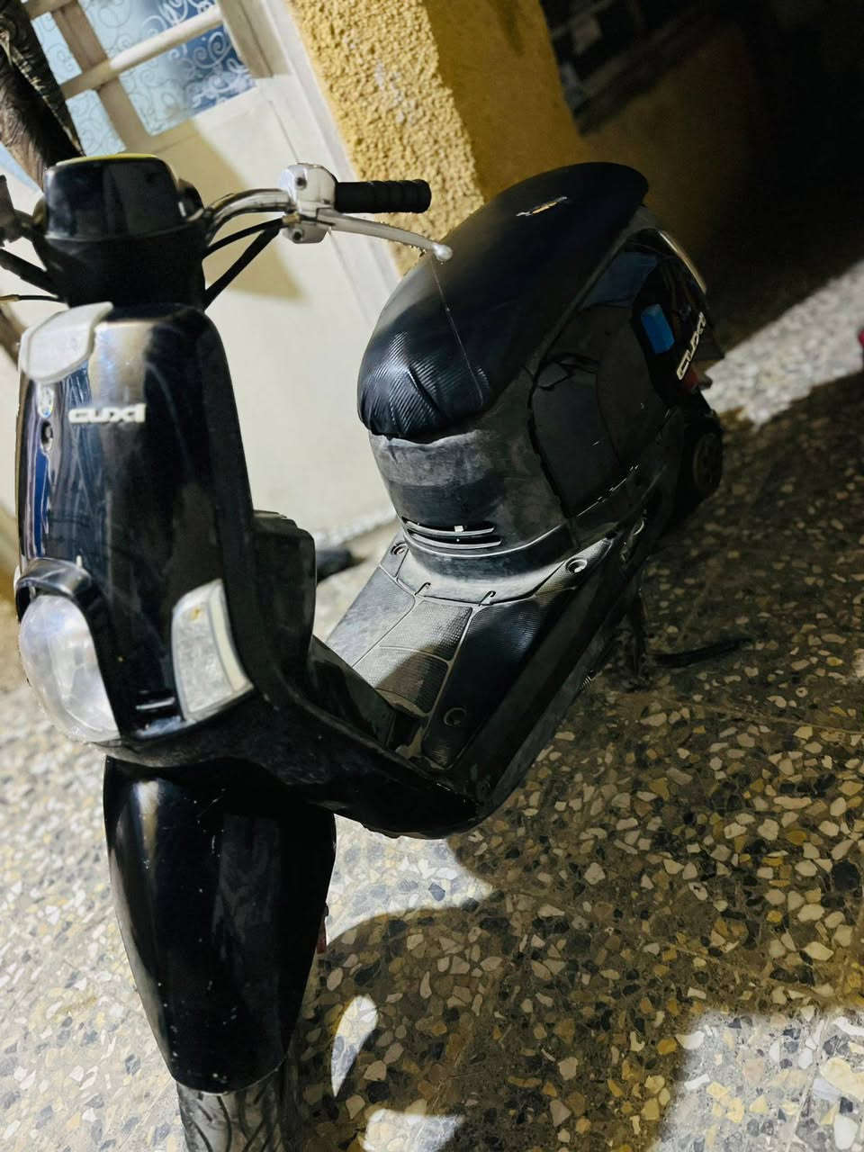 السلام عليكم
دراجه بوليس كابريتر 
دراجه كلشي جديد وشغاله 
السعر 500وبيه مجال 
كلشي مابيه تفحص وتاخذ 
العنوان حي السفير 
رقم ***********
