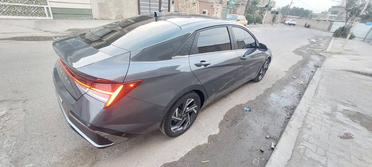 النترا موديل ٢٠٢٥  امركي الصنع ماشية ١٥ الف حادث موجود وية الصور وبيها سونار مابيها اي تبديل او صبغ بس بارد ع مقدار الحادث
فول مواصفات سلايد تدفئة بالكشن شاحن واير ليس تحكمات كل الجهات رقم فحص مؤقت مكانها بغداد للاستفسار التواصل 
 على الرقم بي وات ساب  ***********
