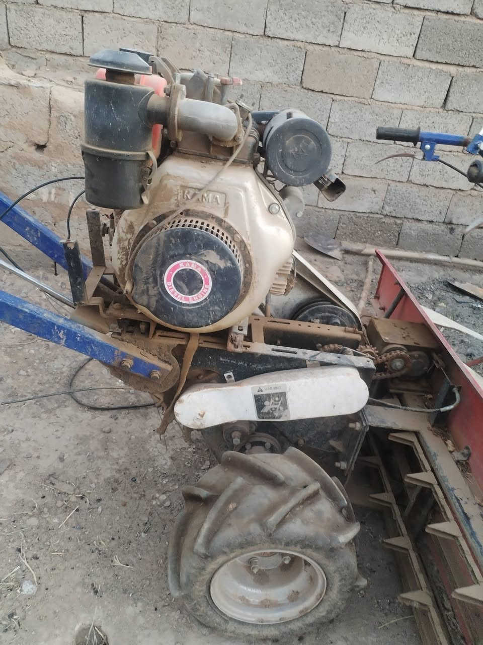 حاصدات سمسم للبيع ***********
