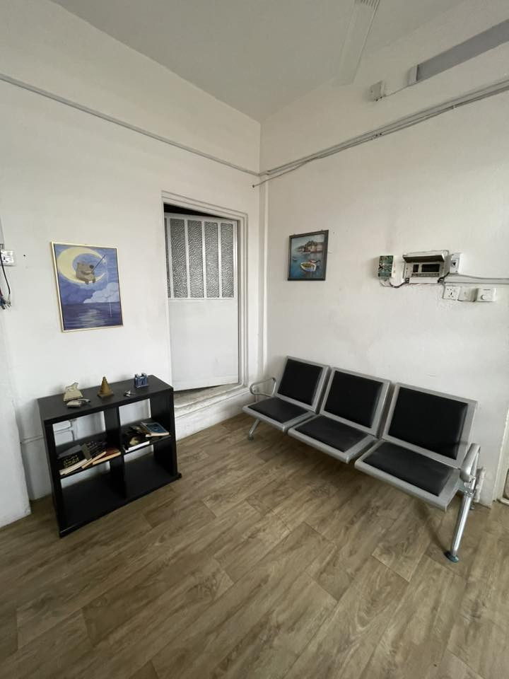 عيادة شبه جديده
(لعدم التفرغ والانشغال بالدراسات)
تباع بدون المكان
فقط الاثاث والاجهزه
تباع كامله رجاءاً
المكان مدينة الصدر

كرسي الاسنان gladent
جهاز تبييض
جهاز لايت كيور
سكر خارجي صغير
كمبريسر
تورباين ٢
هاند بيس ٢
اوتوكليف كلاس B runeys مع مقطرة
اكس راي بورتابل + سنسر (runyes)
ثلاجة صغيره مع ups
سبلت انفيرتر ١ طن توسوت عدد ٢
مبردات عدد ٢
مسطبة انتظار عدد ٢
براد ماء
كاونتر مع سنك قطعه ارضيه ومعلق
ميز مع كراسي
بنكات سقفيه باناسونك عدد ٣
ابكس لوكيتر eighteeth
سيت قلع كامل
مواد عياده كاملة (حشوات وفايلات وغيرها)
ملحقات (سماعات سقف واناره وملحقات اخرى)
ميز تلفزيون
قطعه ضوئية خارجيه (٢ *١) متر
قطعة ضوئية صغيرة (١*١) متر
سخان ماء صغير
تانكي ماء صغير

السعر ١٠ مليون قابل للتفاوض
للتواصل واتساب
***********
