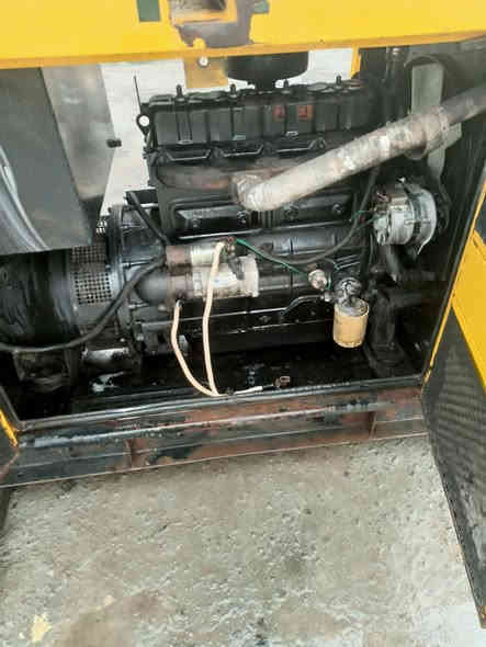 السلام عليكم مولد بيركنز صيني 4سلندر شرط الشغل والتوليد تريفيز 37 كيفي نظام اوتو شاشه كاتم لا تبخير ولا تنقيص السعر 12 ورقه الشراي ينتصل الرقم ***********
